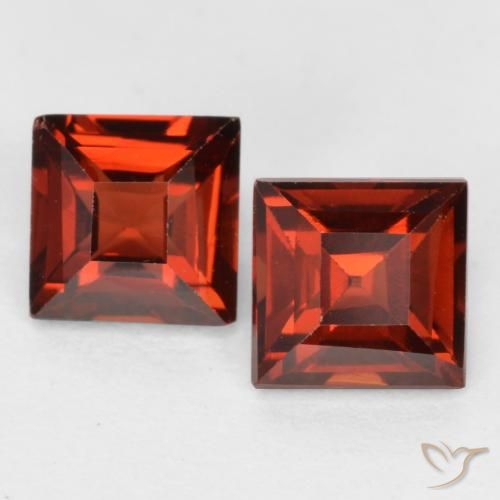 0.89ctw Natürlicher Sangria Rot Pyrop-Granat, Quadrat, VS