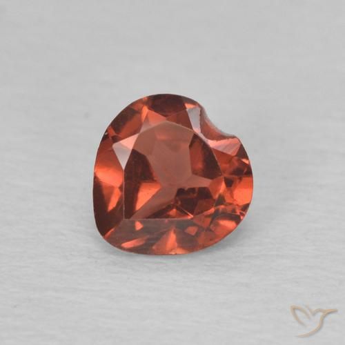 0.58ct Natürlicher Mittelrot Pyrop-Granat, Herz, VVS-VS
