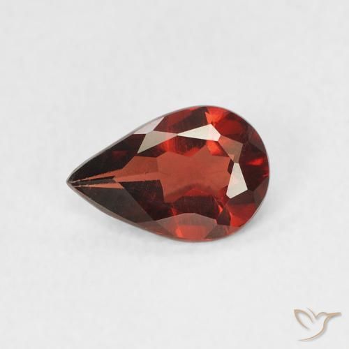 0.68ct Natürlicher Tiefes Blutrot Pyrop-Granat, Birnenform, VS