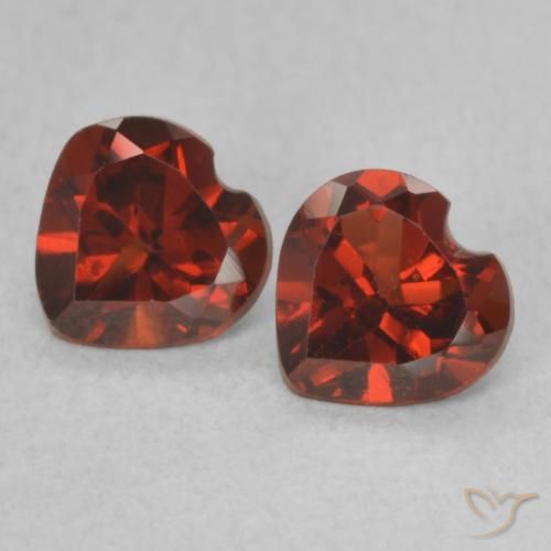 1.01ctw Natürlicher Sangria Rot Pyrop-Granat, Herz, VVS-VS