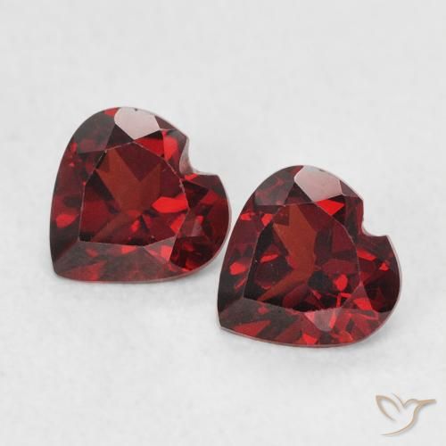 1.08ctw Natürlicher Mittelrot Pyrop-Granat, Herz, VS
