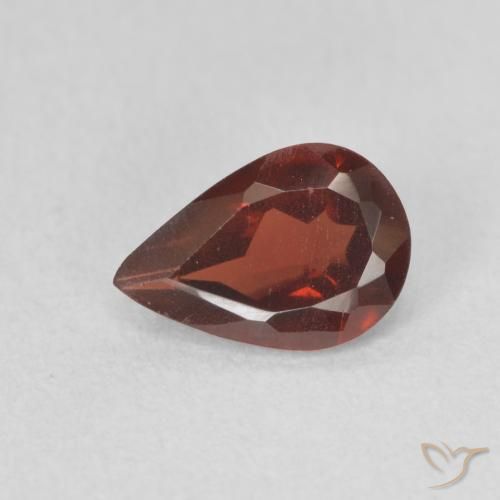 0.73ct Natürlicher dunkelrot Pyrop-Granat, Birnenform, VVS-VS