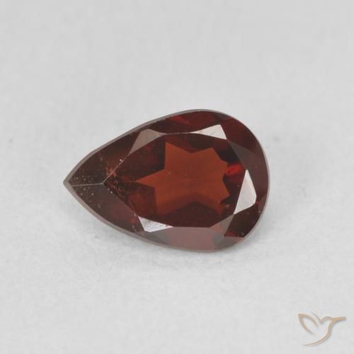 0.80ct Natürlicher dunkelrot Pyrop-Granat, Birnenform, VVS-VS