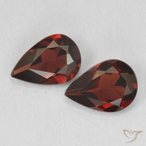 1.35ctw Natürlicher tiefrot Pyrop-Granat, Birnenform, VVS-VS