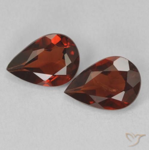 1.39ctw Natürlicher Tiefes Blutrot Pyrop-Granat, Birnenform, VS