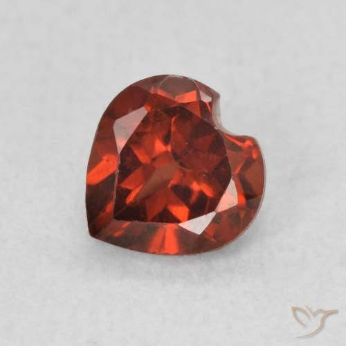 0.64ct Natürlicher Mittelrot Pyrop-Granat, Herz, VS