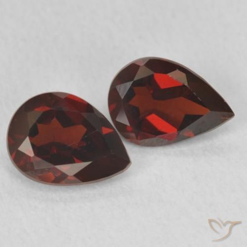 1.43 ct natürliche Tiefes Blutrot Pyrop-Granat-Edelsteine, Birnenform, VVS-VS