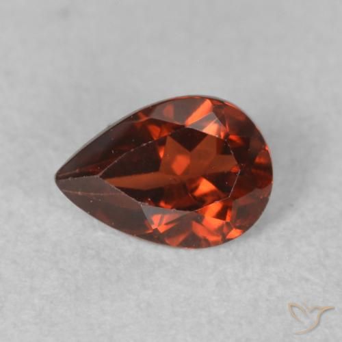 0.52ct Natürlicher tiefrot Pyrop-Granat, Birnenform, VS