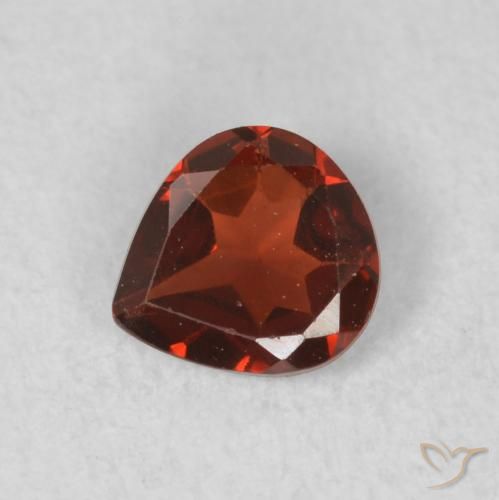 0.45ct Natürlicher Mittelrot Pyrop-Granat, Birnenform, VS