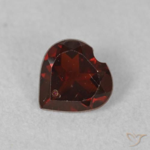 0.56ct Natürlicher tiefrot Pyrop-Granat, Herz, VS