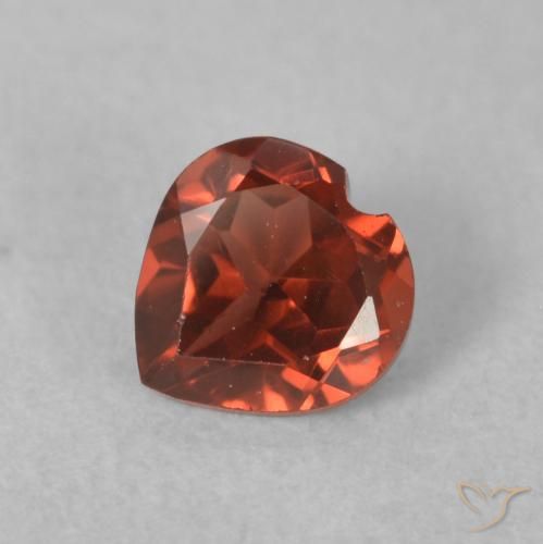 0.61ct Natürlicher Hellrot Pyrop-Granat, Herz, VS