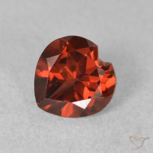 0.63ct Natürlicher Mittelrot Pyrop-Granat, Herz, VS