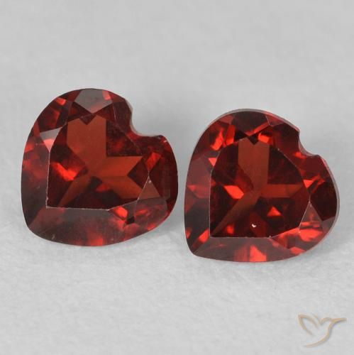 1.02ctw Natürlicher dunkelrot Pyrop-Granat, Herz, VVS-VS