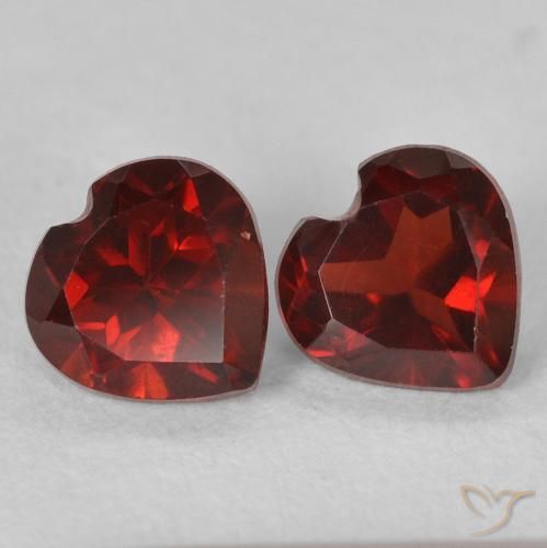 1.27ctw Natürlicher Mittelrot Pyrop-Granat, Herz, VS