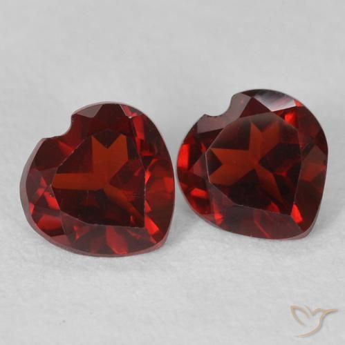 0.99ctw Natürlicher dunkelrot Pyrop-Granat, Herz, VVS-VS