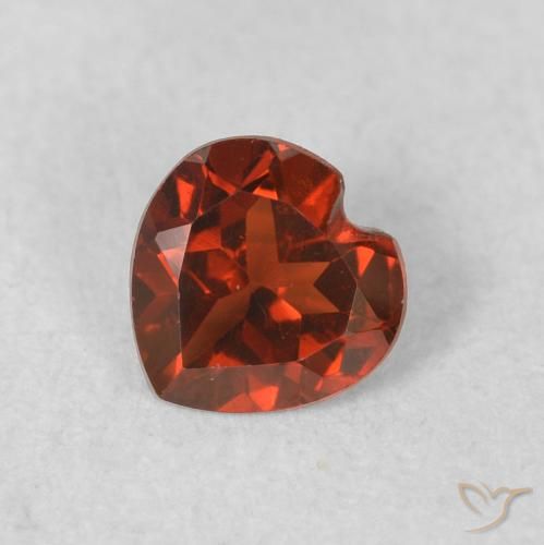 0.49ct Natürlicher Hellrot Pyrop-Granat, Herz, VS