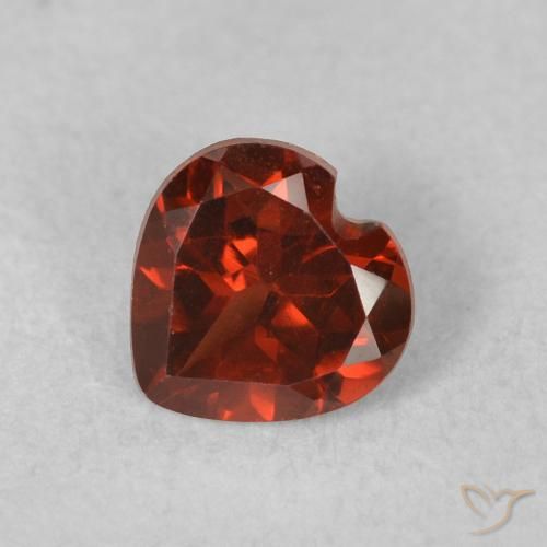 0.55ct Natürlicher Mittelrot Pyrop-Granat, Herz, VVS-VS