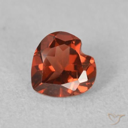 0.60ct Natürlicher Tiefes Purpurrot Pyrop-Granat, Herz, VVS-VS