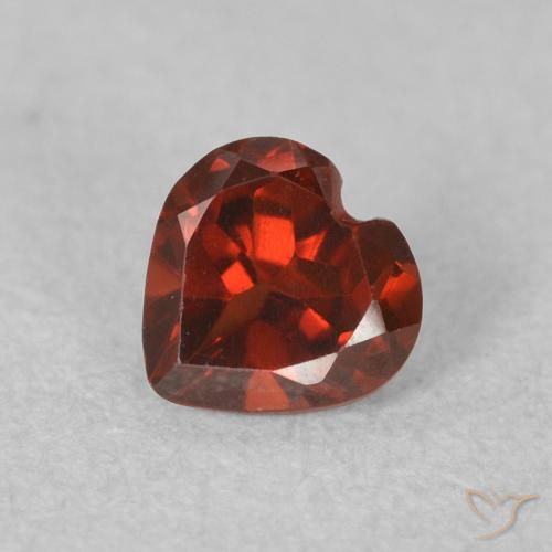 0.59ct Natürlicher Sangria Rot Pyrop-Granat, Herz, VVS-VS
