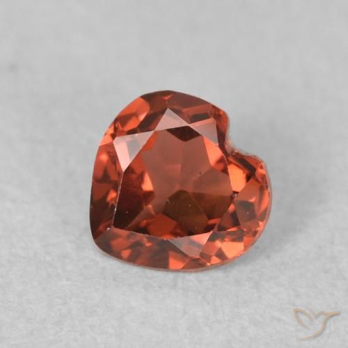 0.64ct Natürlicher Tiefes Purpurrot Pyrop-Granat, Herz, VVS-VS