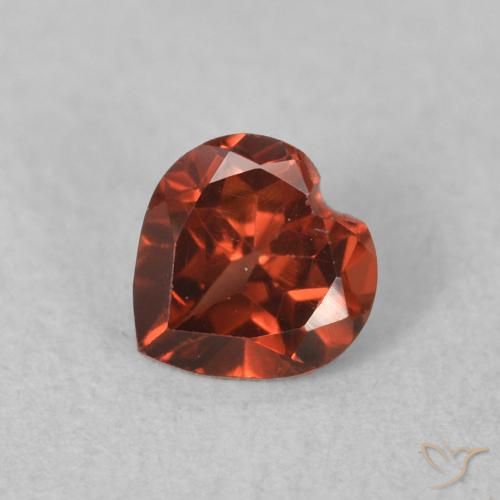 0.60ct Natürlicher Sangria Rot Pyrop-Granat, Herz, VS