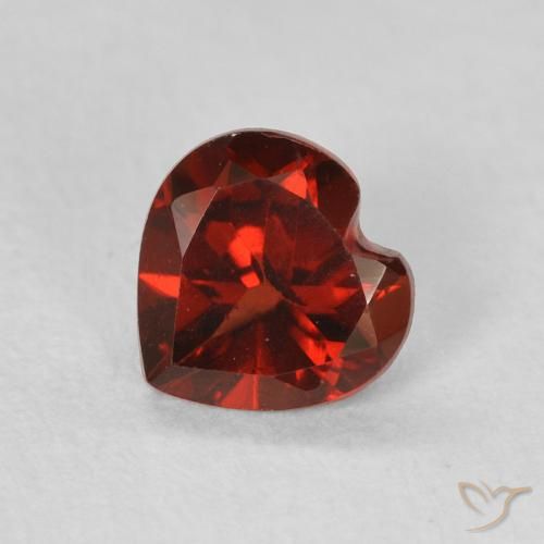 0.54ct Natürlicher Hellrot Pyrop-Granat, Herz, VS