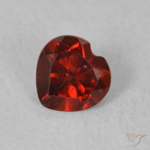 0.50ct Natürlicher Sangria Rot Pyrop-Granat, Herz, VVS-VS