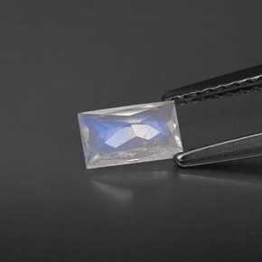 9,17 ctw natürlicher Blau-weiß Regenbogenmondstein, Baguette, VS