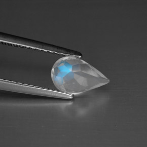 9,17 ctw natürlicher Blau-weiß Regenbogenmondstein, Birnenform, VS