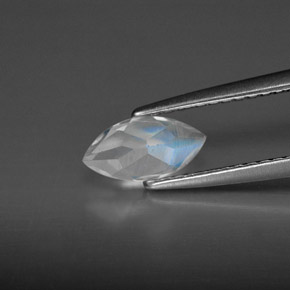 0,59 ctw natürlicher weißer Regenbogen-Mondstein, Transparent, Transparent / Lichtdurchlässig