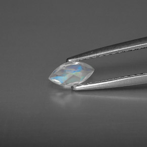 0,24 ctw natürlicher weißer Regenbogen-Mondstein, Transparent, Transparent / Lichtdurchlässig