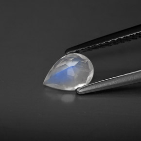 0,52 ctw natürlicher blauer Regenbogen-Mondstein, Transparent, Transparent / Lichtdurchlässig