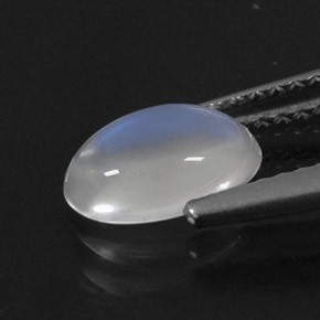 1,09 ctw natürlicher weißer Regenbogen-Mondstein, Oval Schliff, Transparent