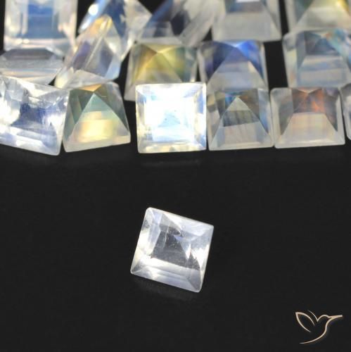 2.83 ct natürliche Bläulich-weiß Regenbogenmondstein-Edelsteine, Quadrat, Transparent