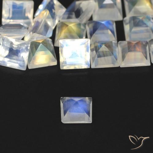 2.83 ct natürliche Bläulich-weiß Regenbogenmondstein-Edelsteine, Quadrat, Transparent