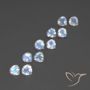 3.78 ct natürliche Bläulich-weiß Regenbogenmondstein-Edelsteine, Birnenform, Transparent