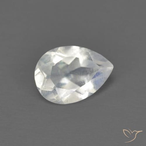 0.65ct Natürlicher Bläulich-weiß Regenbogenmondstein, Birnenform, Transparent