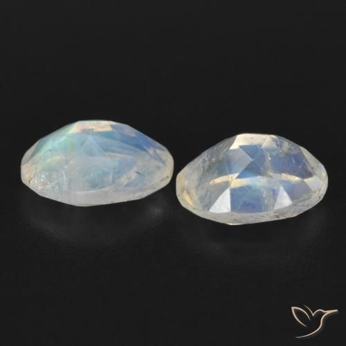 1.71 ct natürliche Bläulich-weiß Regenbogenmondstein-Edelsteine, Oval, Transparent