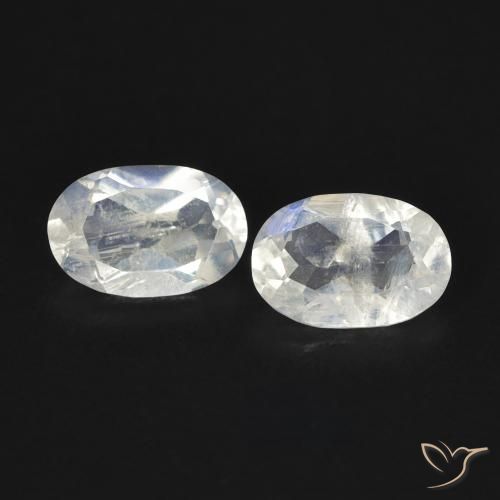 0.80ctw Natürlicher Bläulich-weiß Regenbogenmondstein, Oval, Transparent
