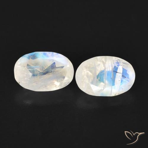 0.94ctw Natürlicher Bläulich-weiß Regenbogenmondstein, Oval, Transparent