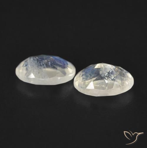 0.87 ct natürliche Bläulich-weiß Regenbogenmondstein-Edelsteine, Oval, Transparent