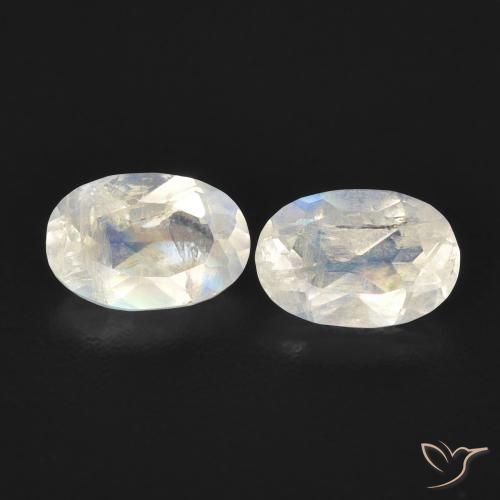 0.94ctw Natürlicher Bläulich-weiß Regenbogenmondstein, Oval, Transparent