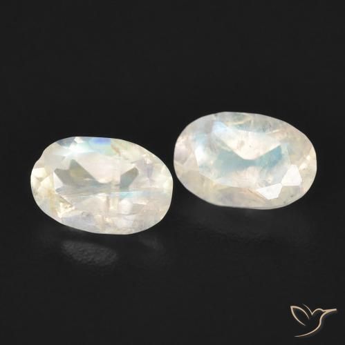 0.88 ct natürliche Bläulich-weiß Regenbogenmondstein-Edelsteine, Oval, Transparent