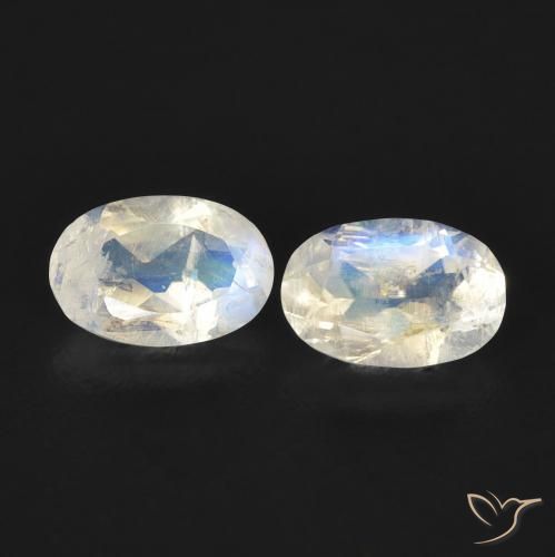 0.80ctw Natürlicher Bläulich-weiß Regenbogenmondstein, Oval, Transparent