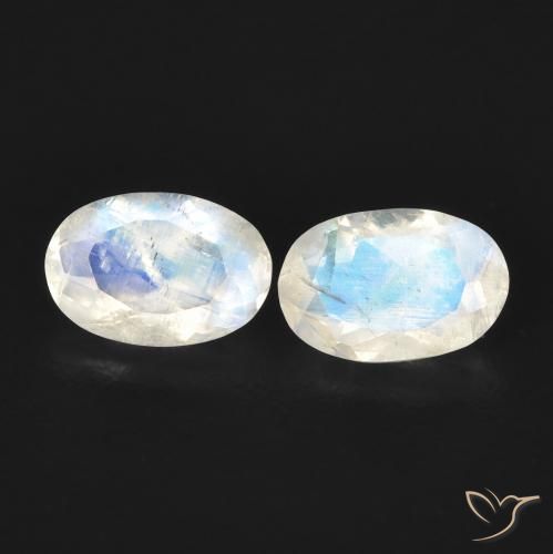 0.85ctw Natürlicher Bläulich-weiß Regenbogenmondstein, Oval, Transparent