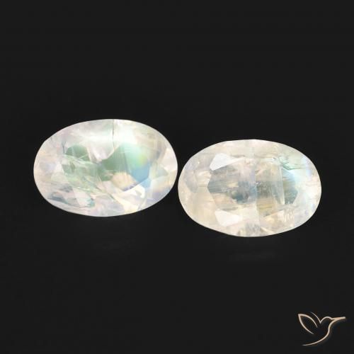 0.94ctw Natürlicher Bläulich-weiß Regenbogenmondstein, Oval, Transparent