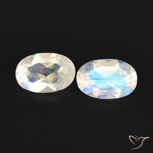 0.80ctw Natürlicher Bläulich-weiß Regenbogenmondstein, Oval, Transparent