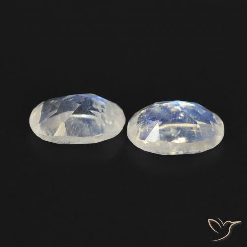 0.80 ct natürliche Bläulich-weiß Regenbogenmondstein-Edelsteine, Oval, Transparent