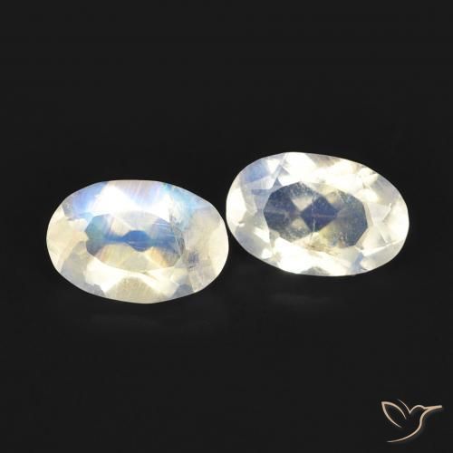 0.90 ct natürliche Bläulich-weiß Regenbogenmondstein-Edelsteine, Oval, Transparent