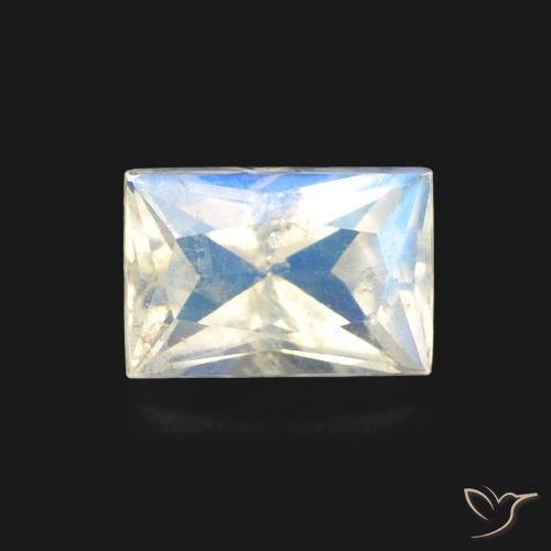 0.56ct Natürlicher Bläulich-weiß Regenbogenmondstein, Baguette, Transparent
